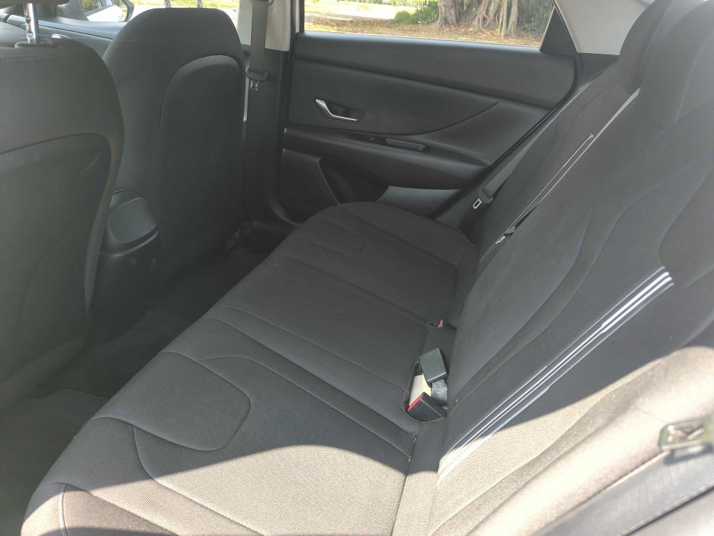 2021 Hyundai Elantra Image 6