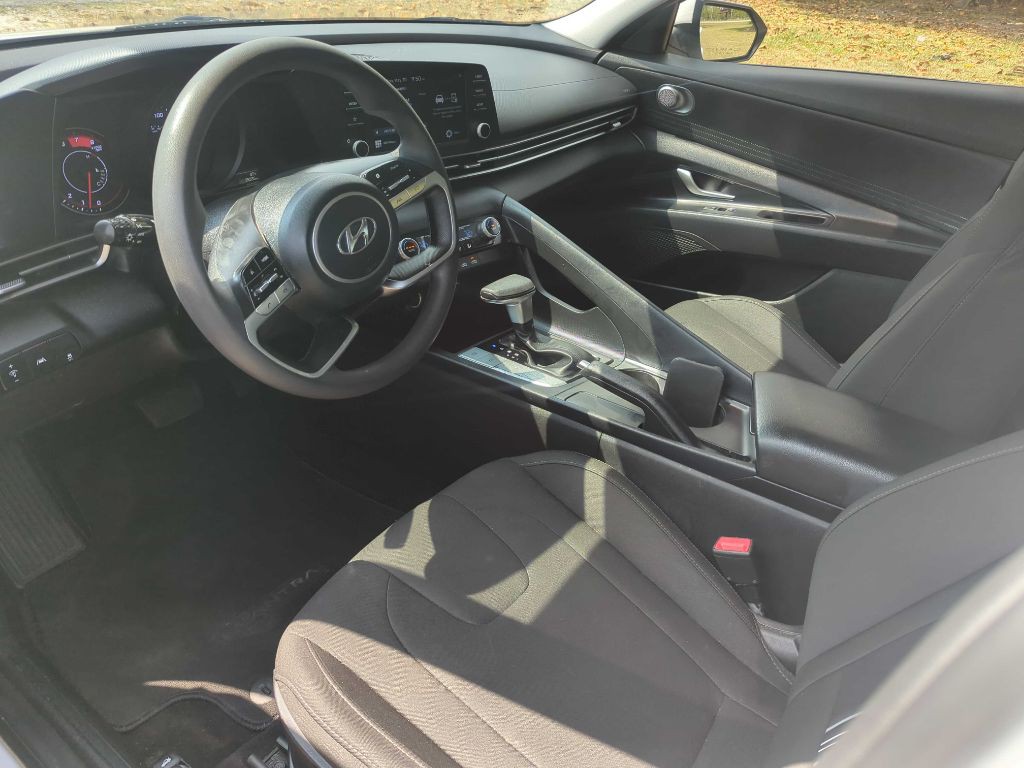 2021 Hyundai Elantra Image 7