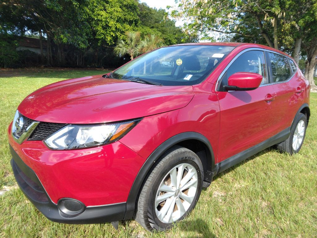 2017 Nissan Rogue Image 1