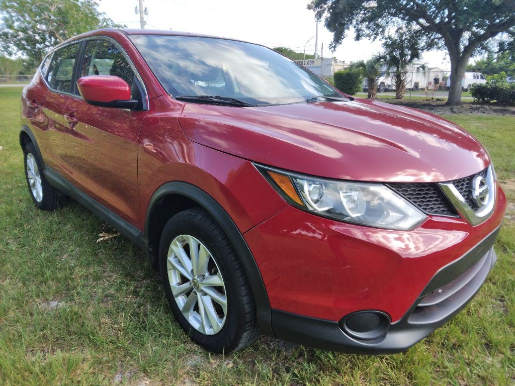 2017 Nissan Rogue Image 2