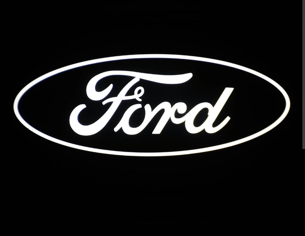 2004 Ford Explorer Image 1