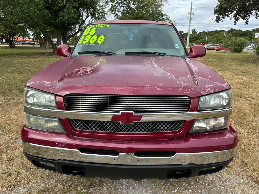 2006 Chevrolet Avalanche Image 2