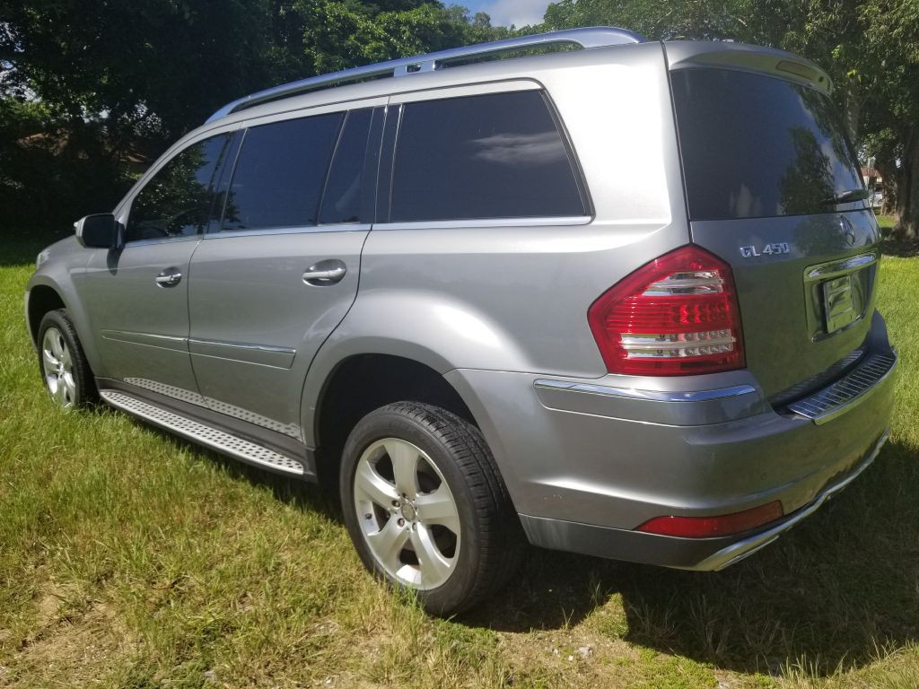 2010 Mercedes-Benz GL-Class Image 4