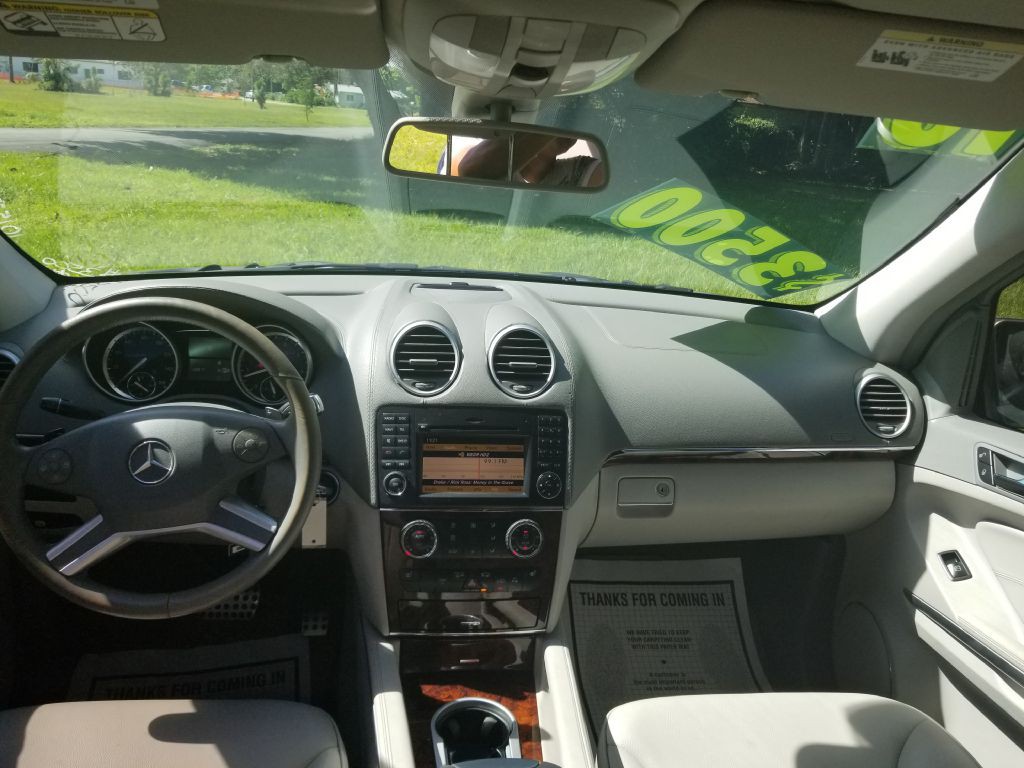 2010 Mercedes-Benz GL-Class Image 12