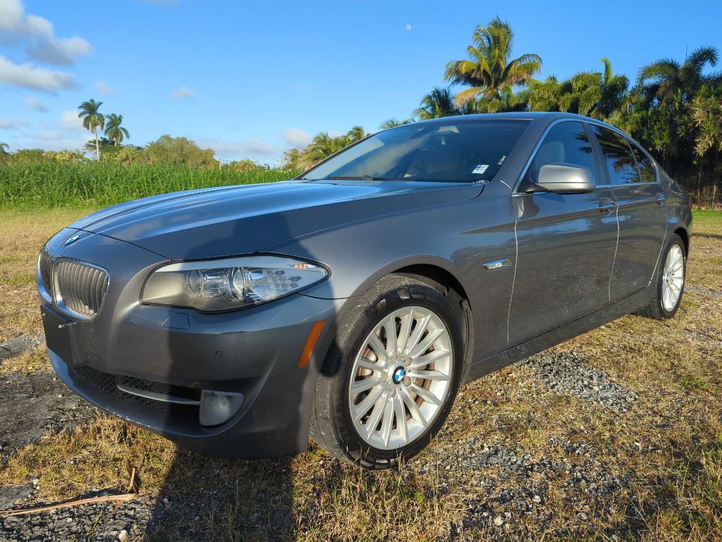 2012 BMW 5 Series Image 1