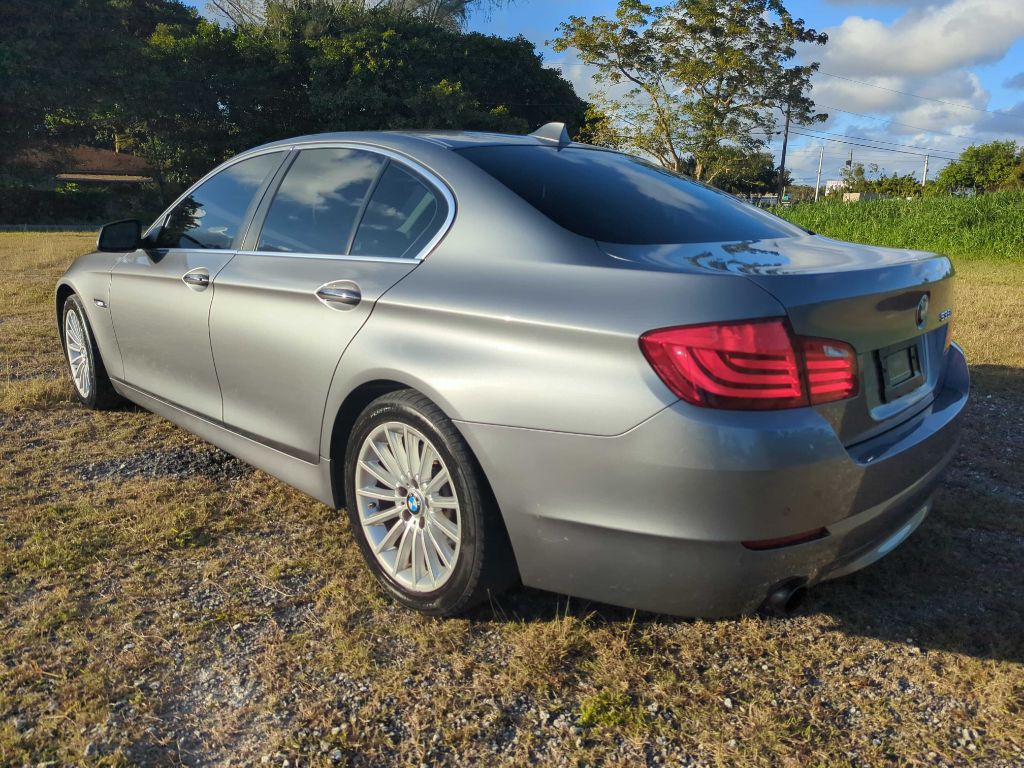 2012 BMW 5 Series Image 2