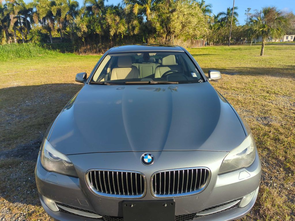 2012 BMW 5 Series Image 3