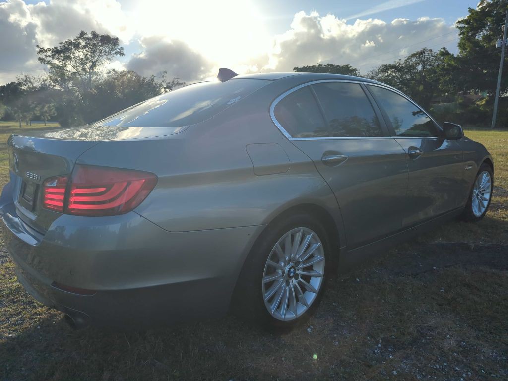 2012 BMW 5 Series Image 5