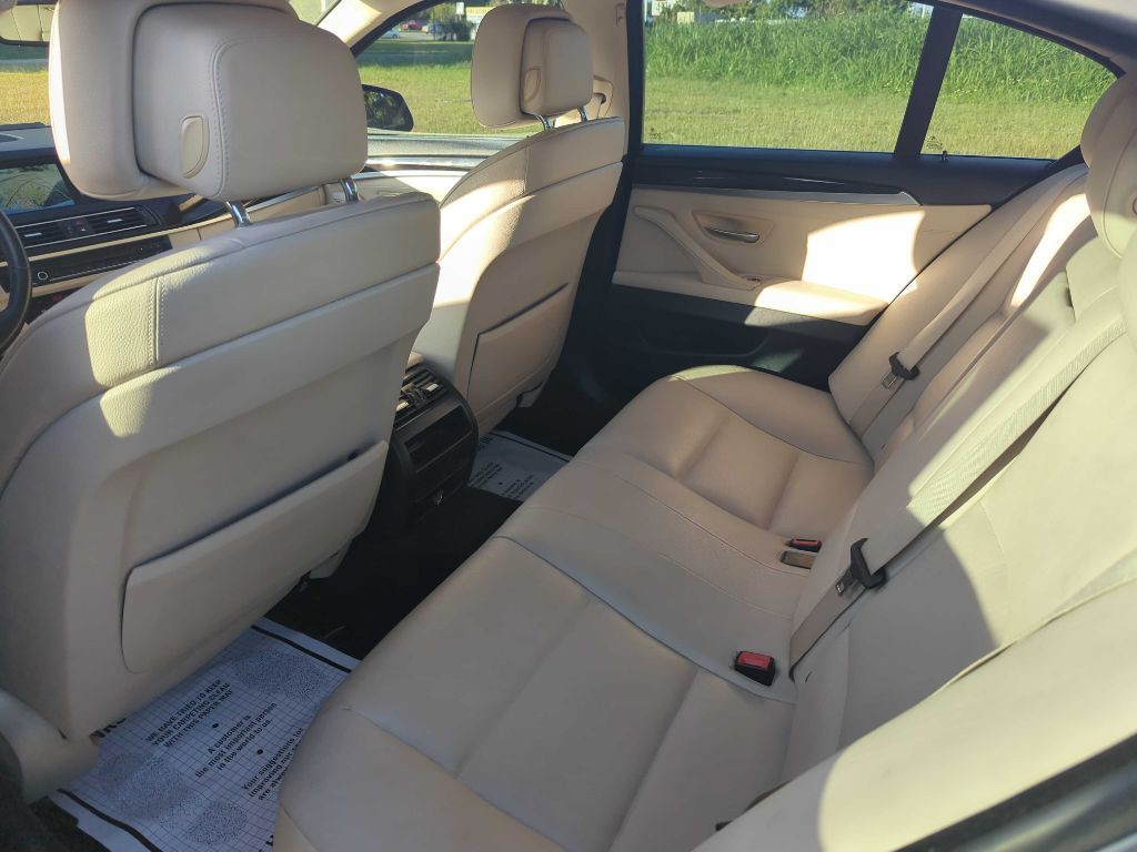 2012 BMW 5 Series Image 8