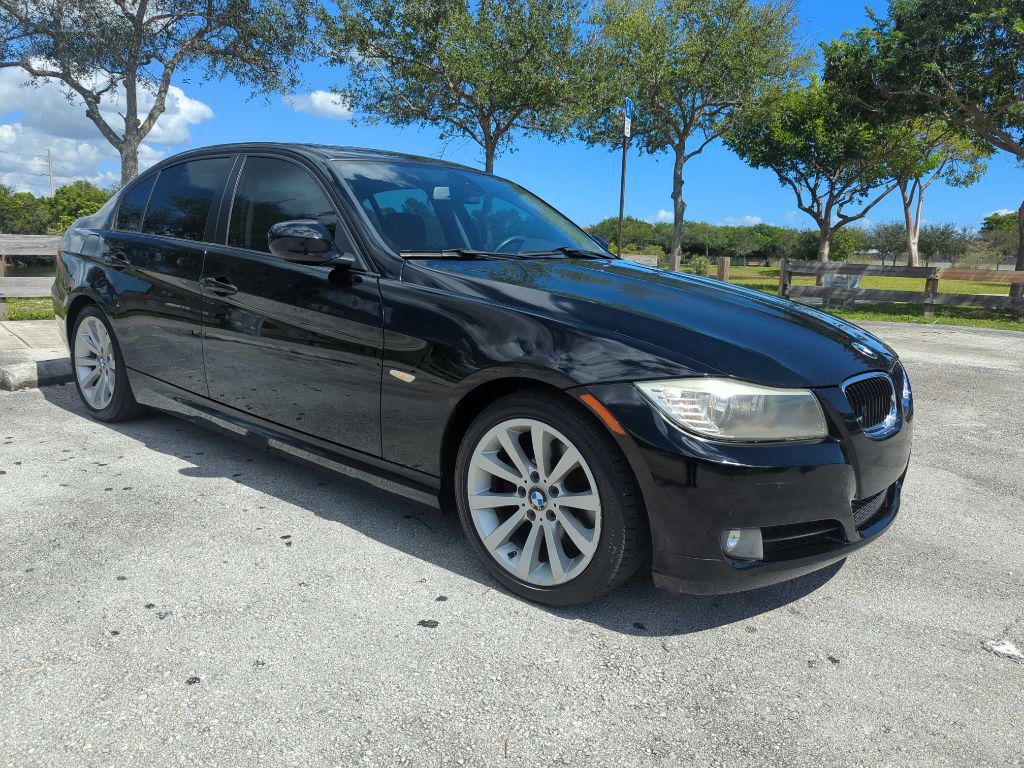 2011 BMW 3 Series Image 3