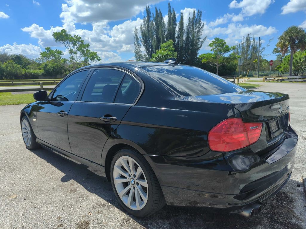 2011 BMW 3 Series Image 6