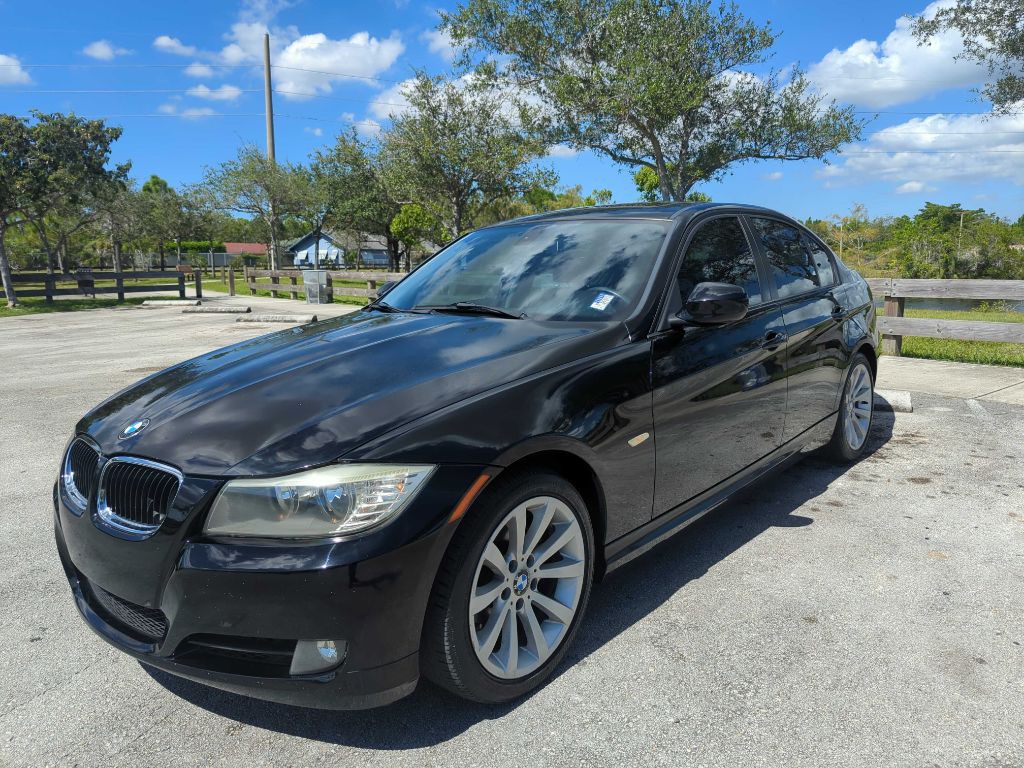 2011 BMW 3 Series Image 8