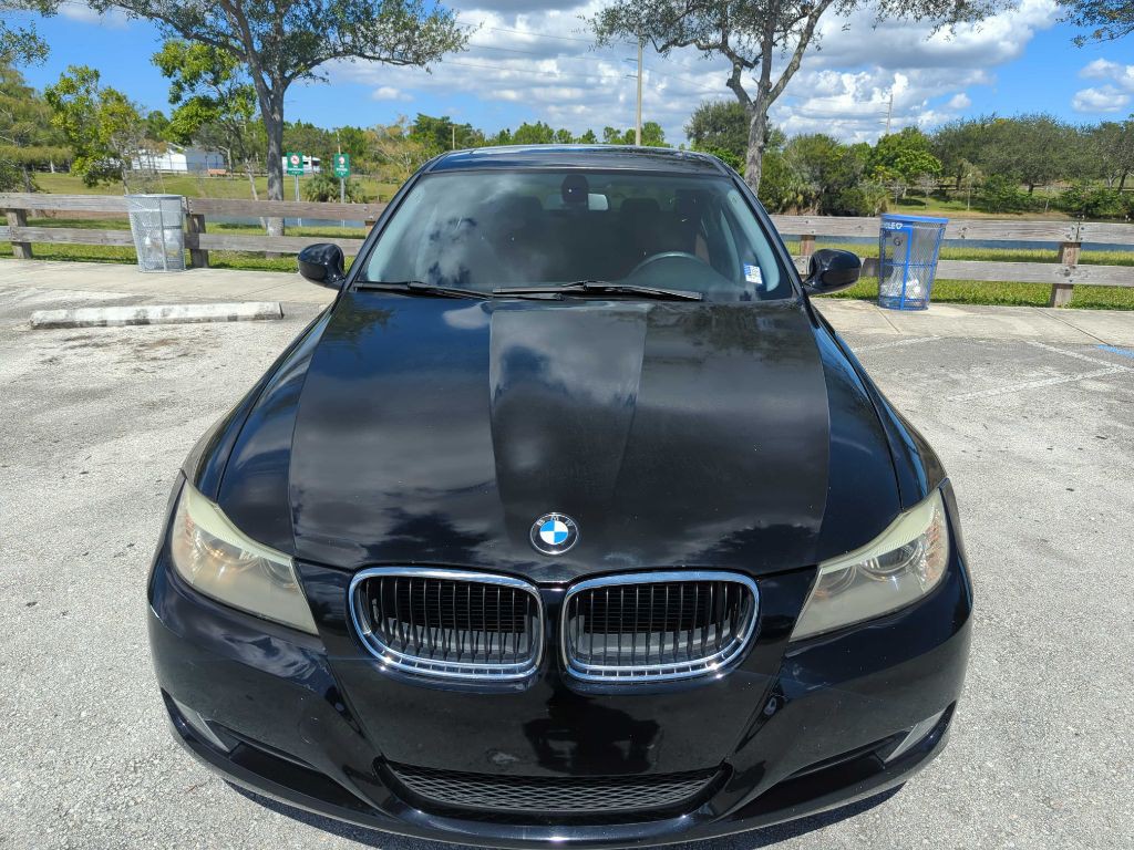 2011 BMW 3 Series Image 9