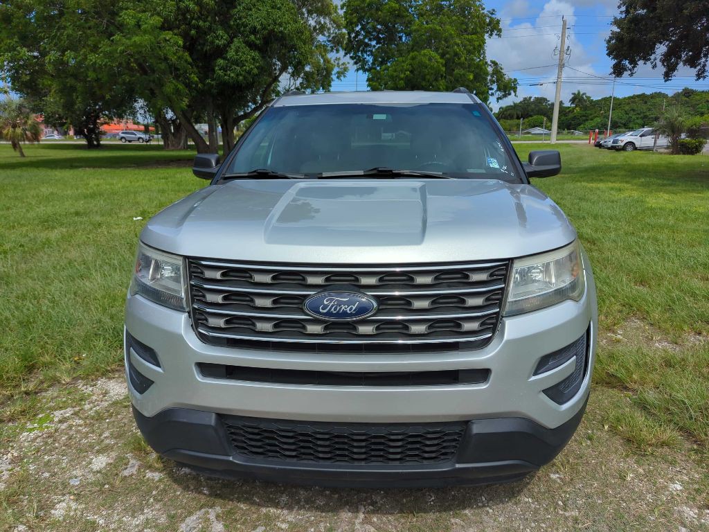 2016 Ford Explorer Image 2