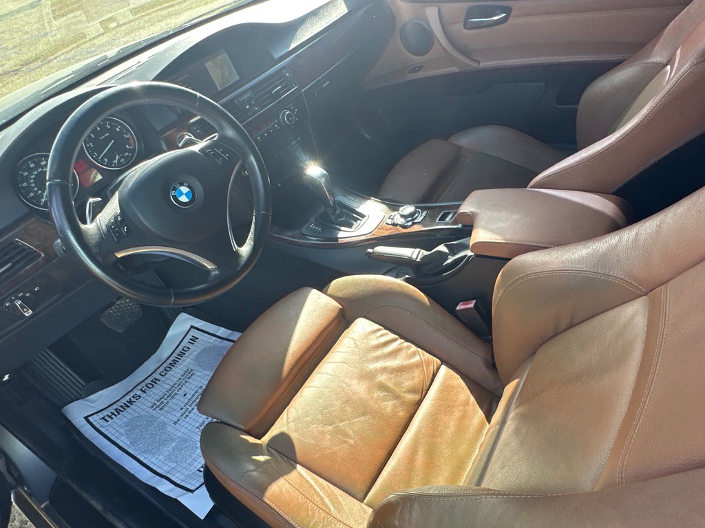 2011 BMW 3 Series Image 7