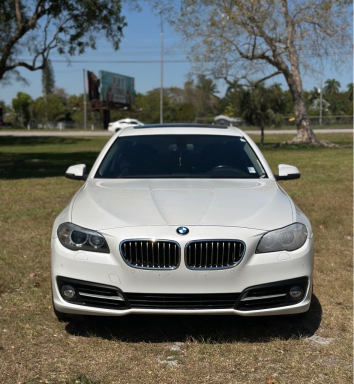 2015 BMW 5 Series Image 2