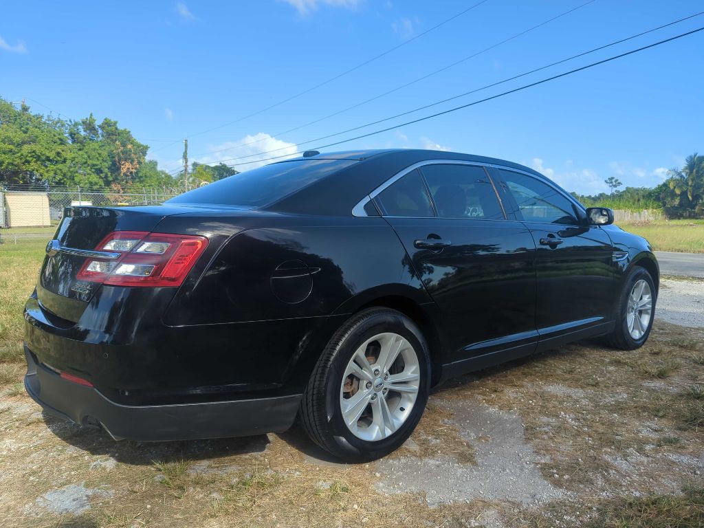 2016 Ford Taurus Image 4