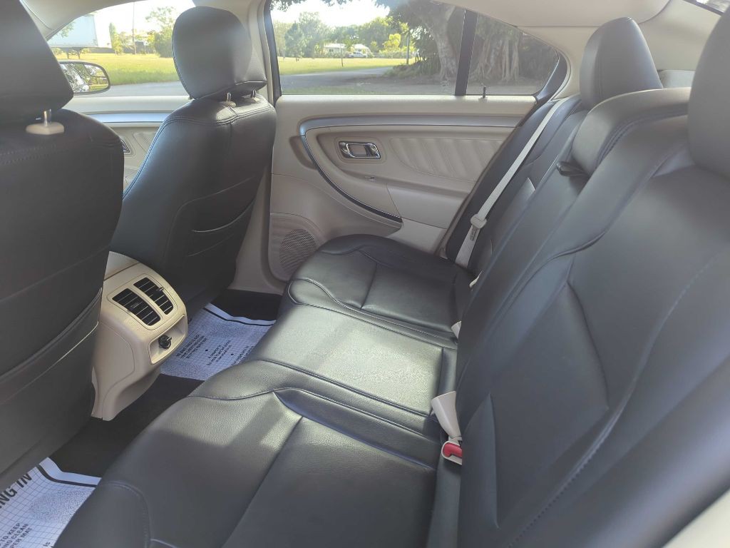 2016 Ford Taurus Image 6