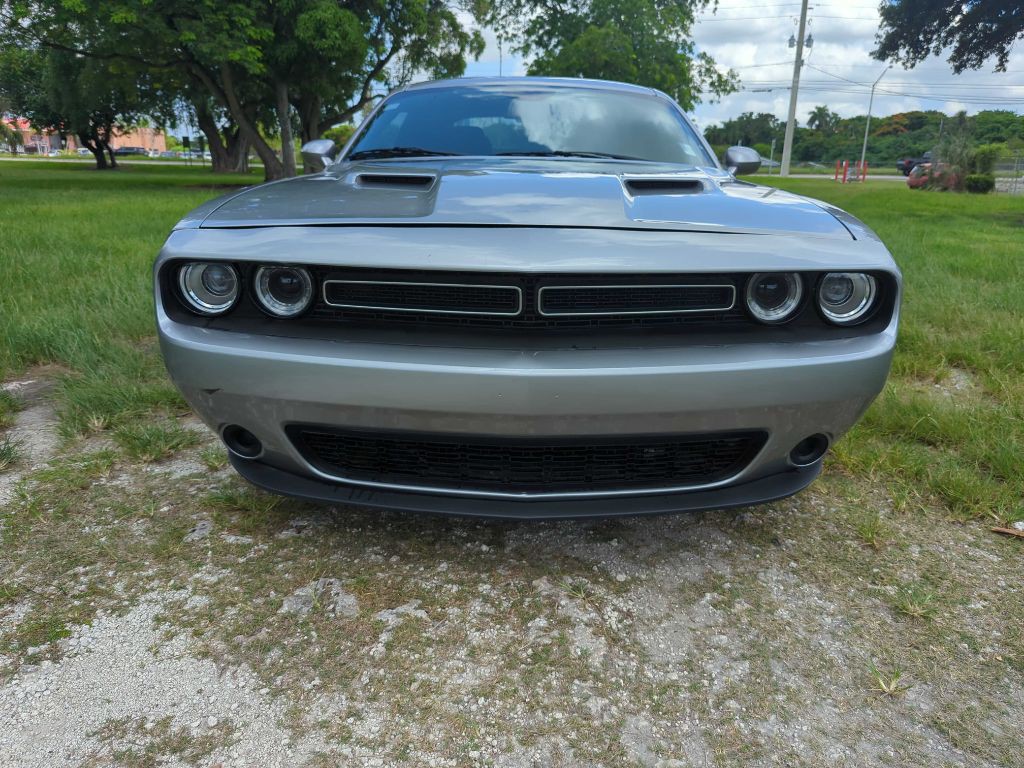 2017 Dodge Challenger Image 3