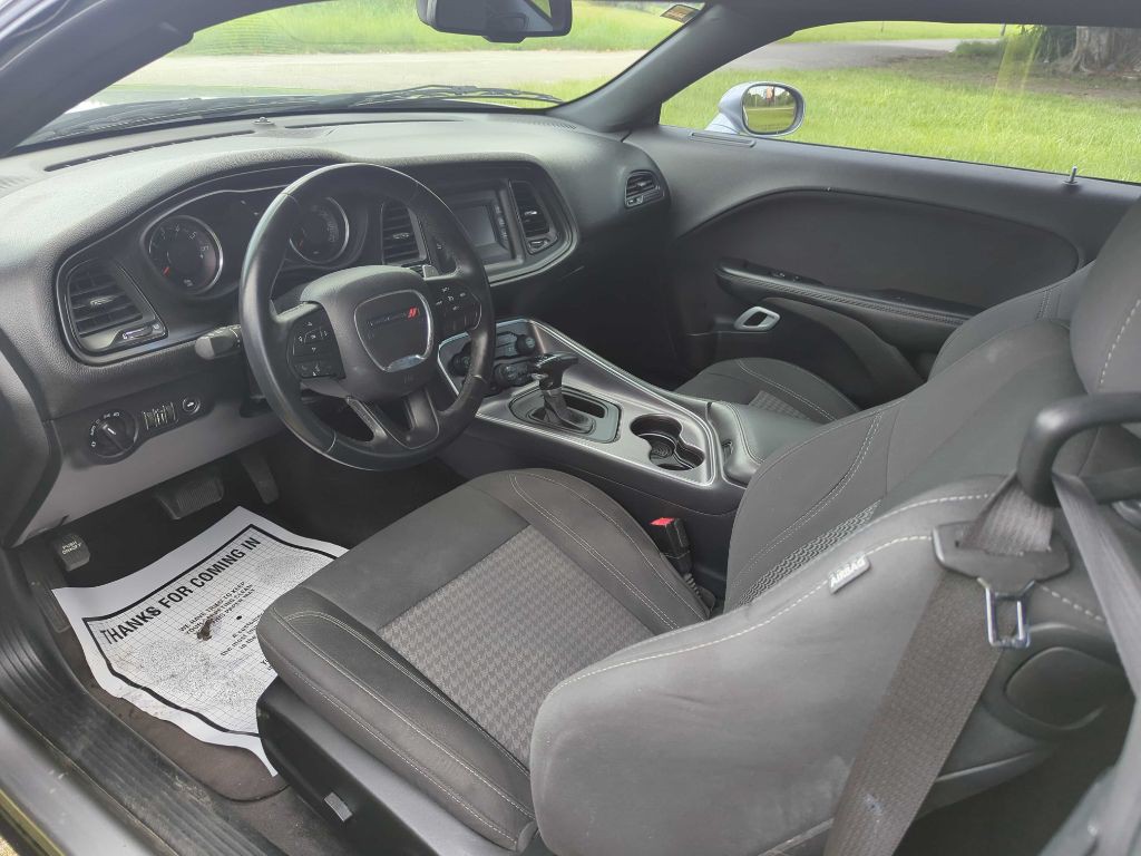 2017 Dodge Challenger Image 9
