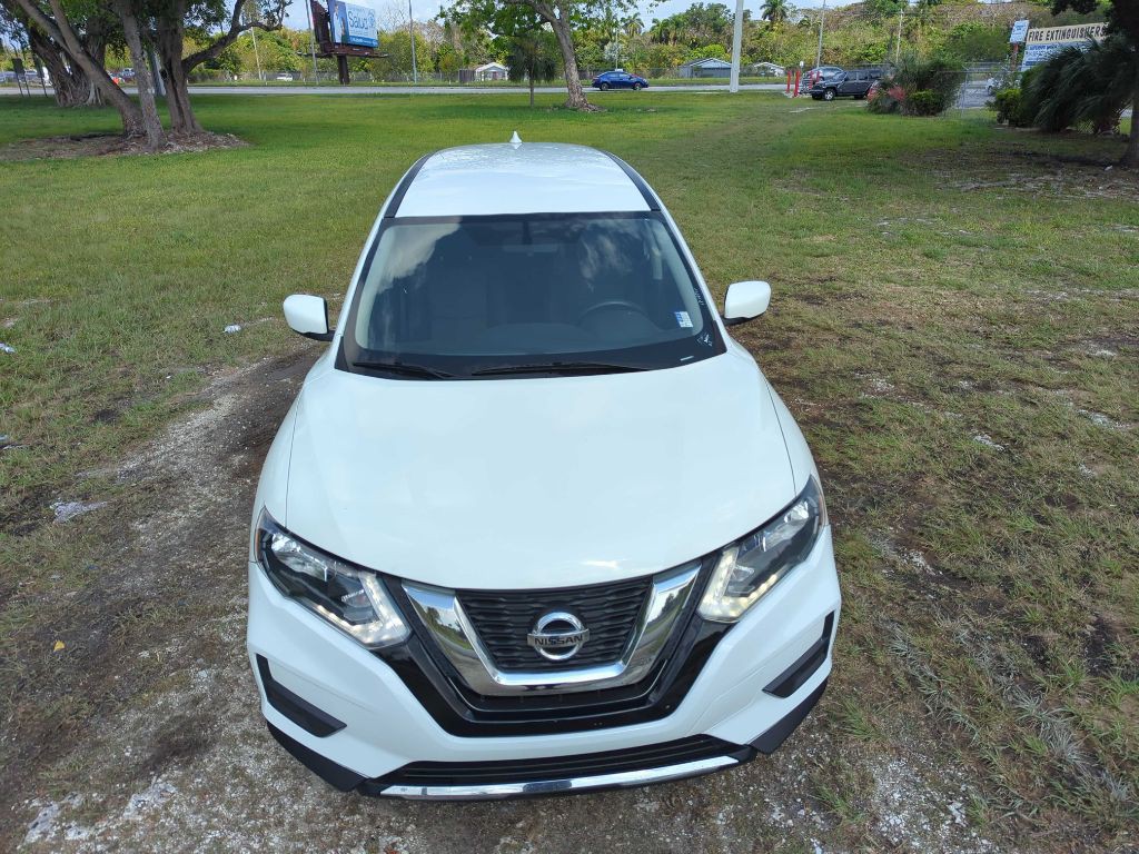 2017 Nissan Rogue Image 2