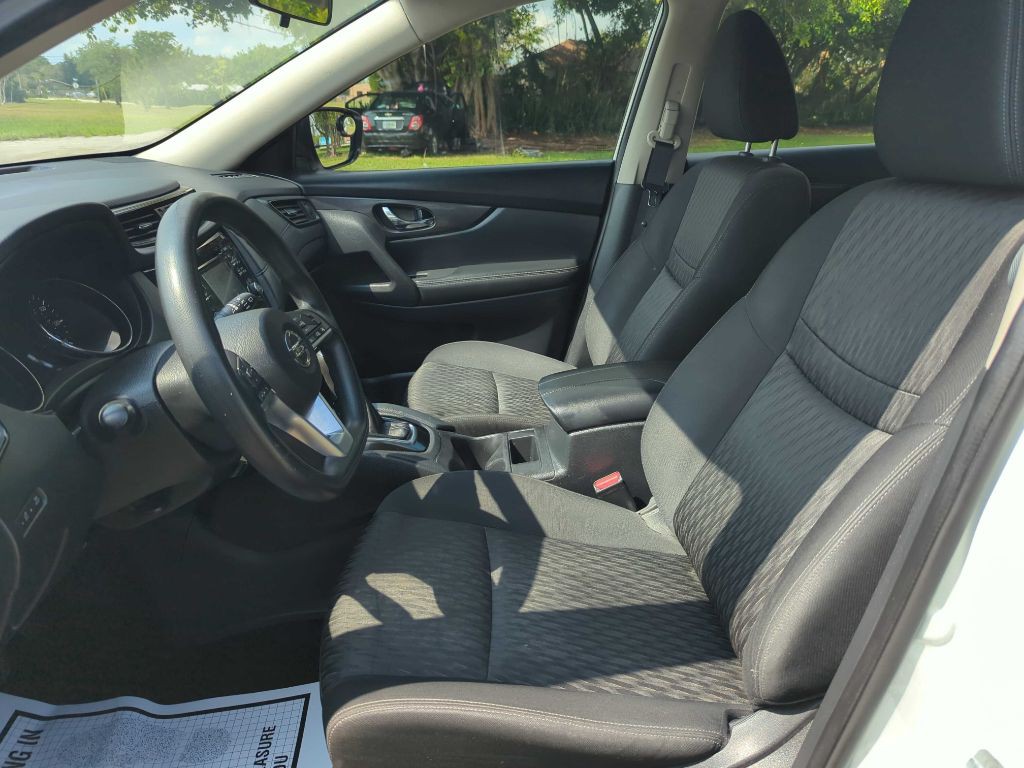 2017 Nissan Rogue Image 8
