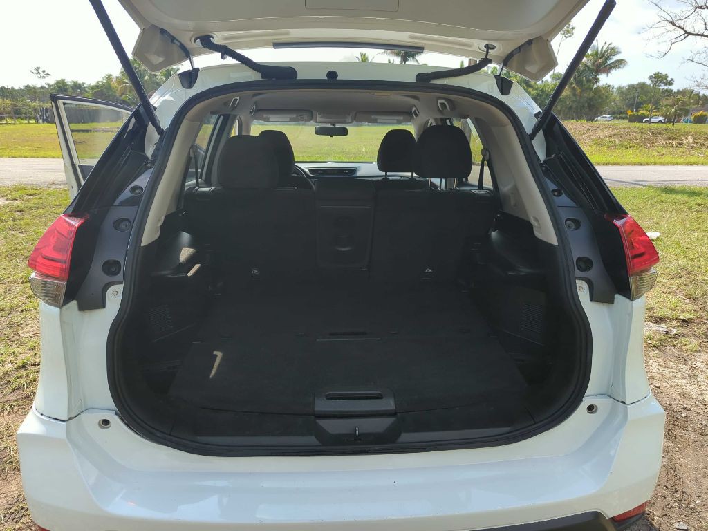 2017 Nissan Rogue Image 9