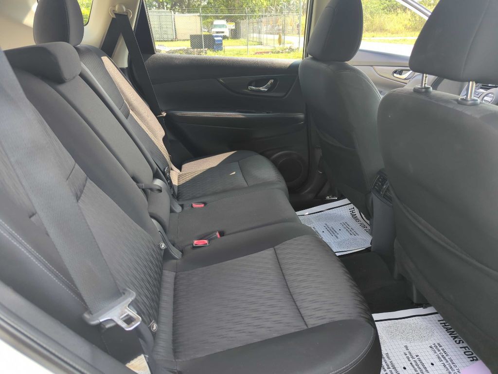 2017 Nissan Rogue Image 11