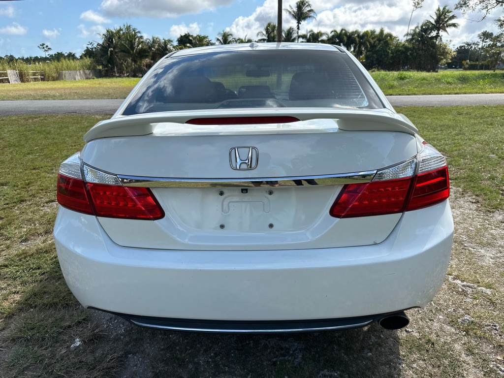 2015 Honda Accord Image 7