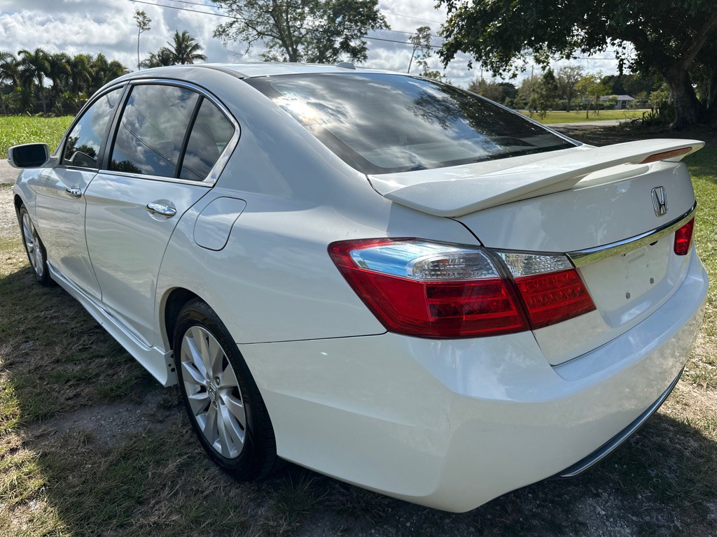 2015 Honda Accord Image 8