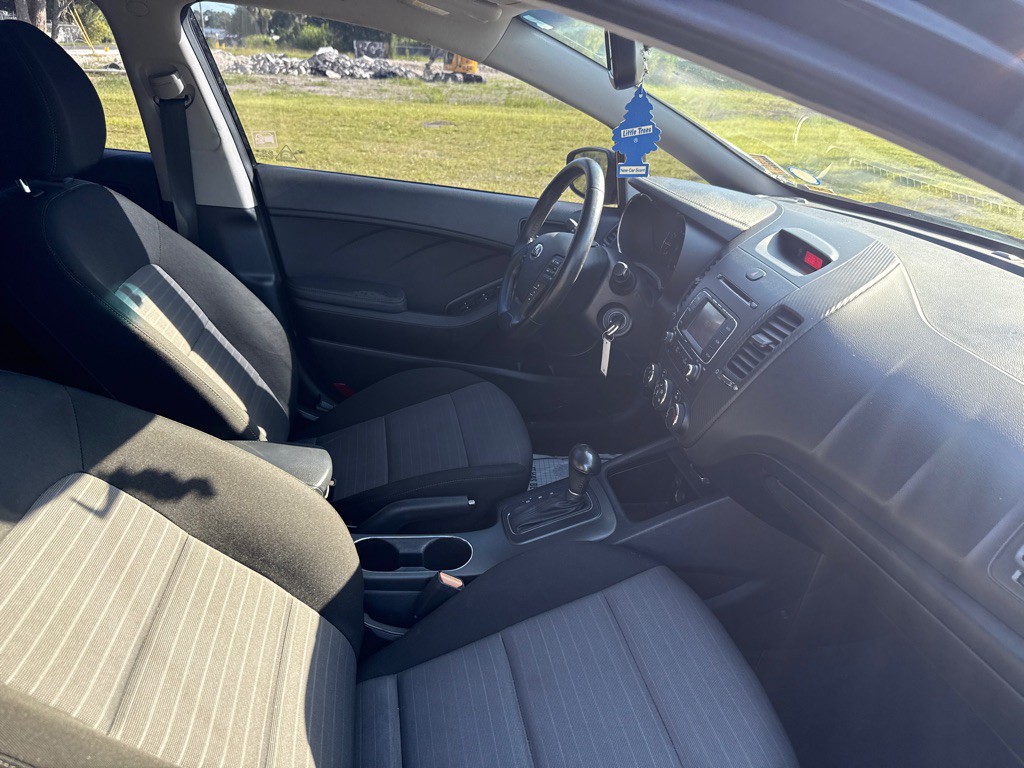 2016 Kia Forte Image 9