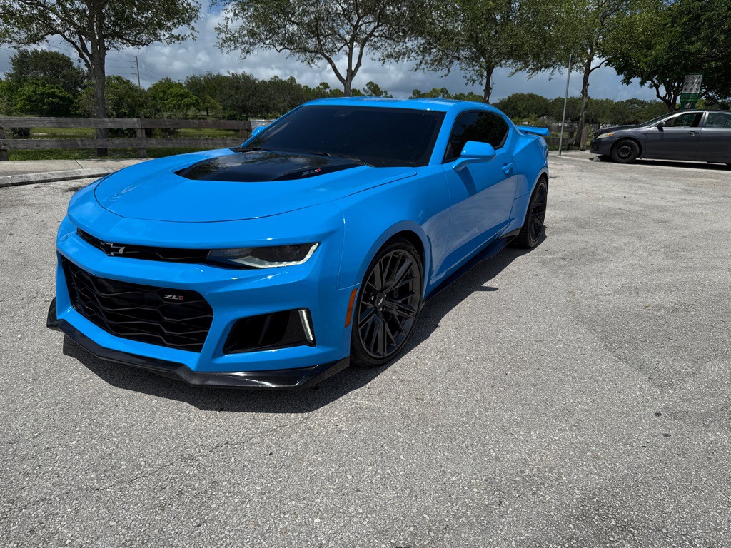 2022 Chevrolet Camaro Image 2