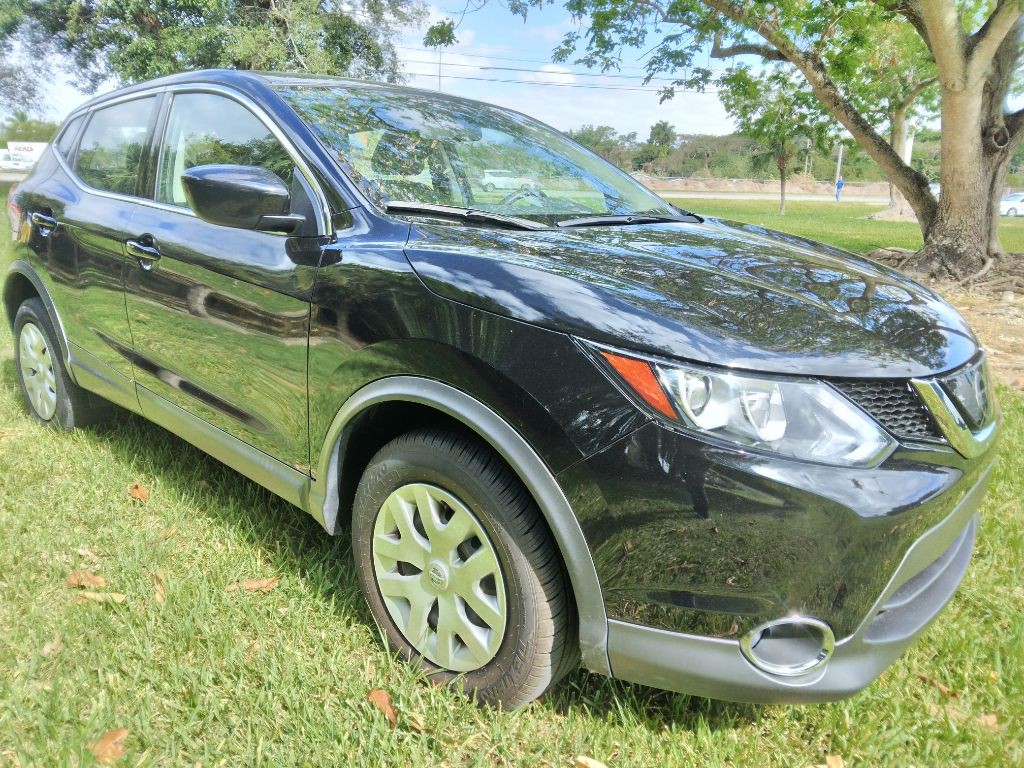 2019 Nissan Rogue Image 2