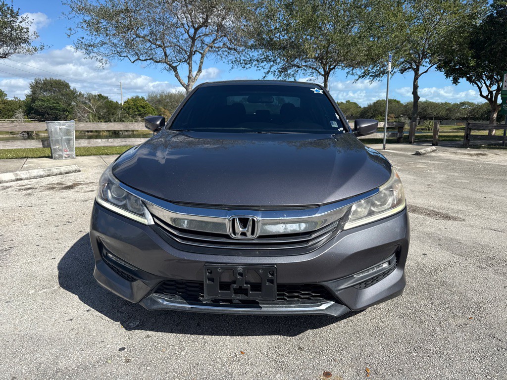 2017 Honda Accord Image 2