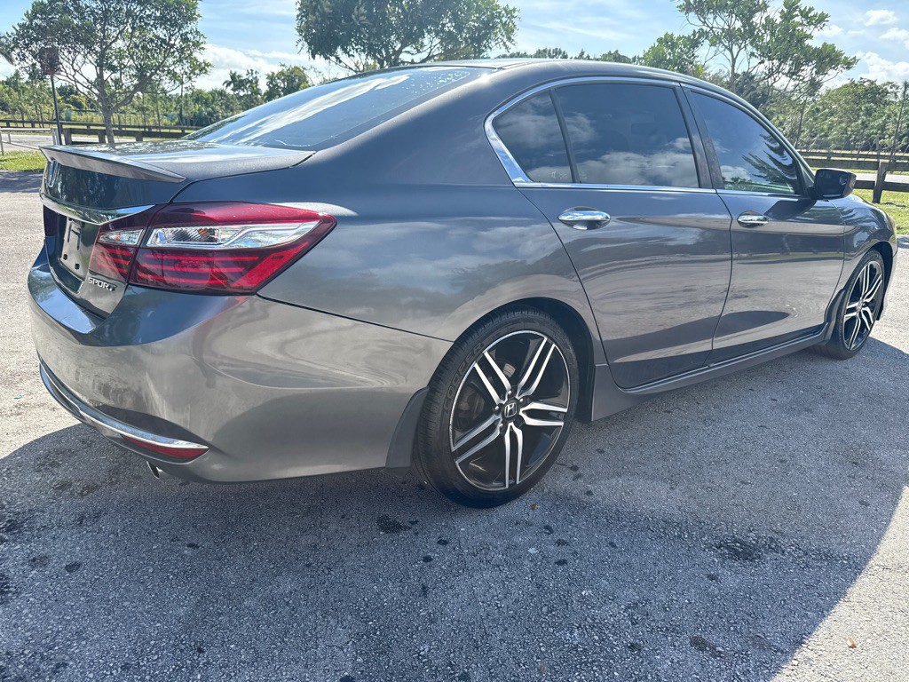 2017 Honda Accord Image 4