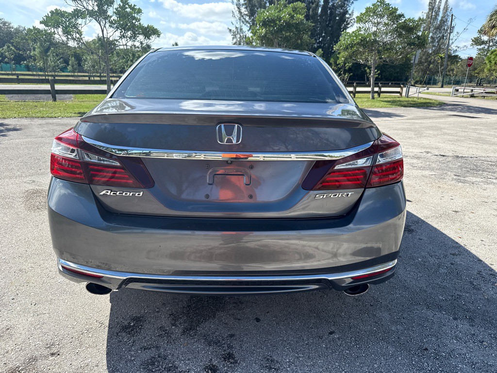 2017 Honda Accord Image 5
