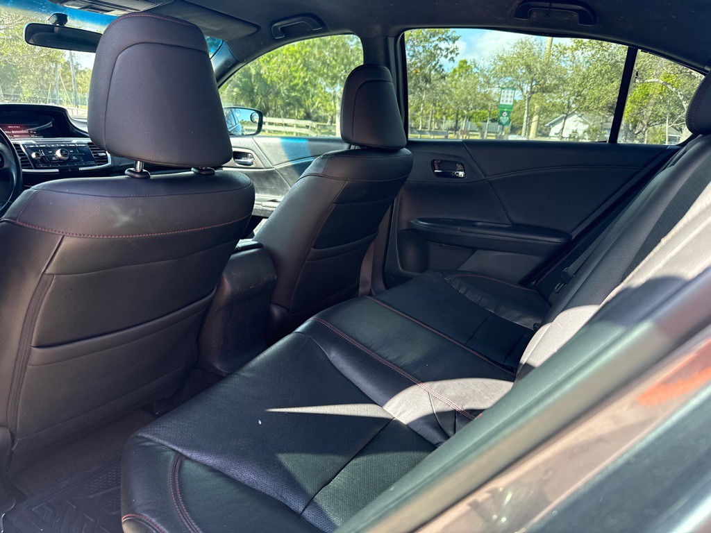 2017 Honda Accord Image 7