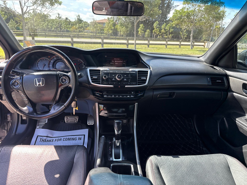 2017 Honda Accord Image 8