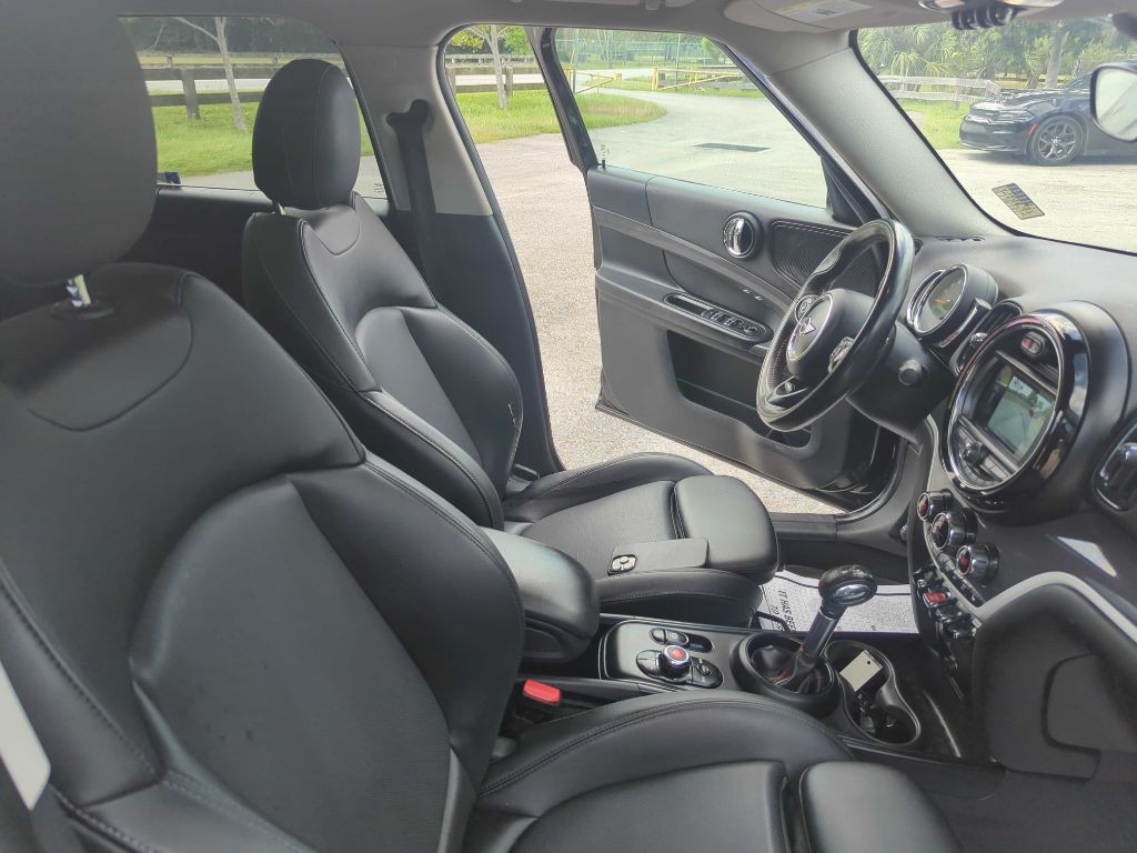 2019 MINI Cooper Image 19