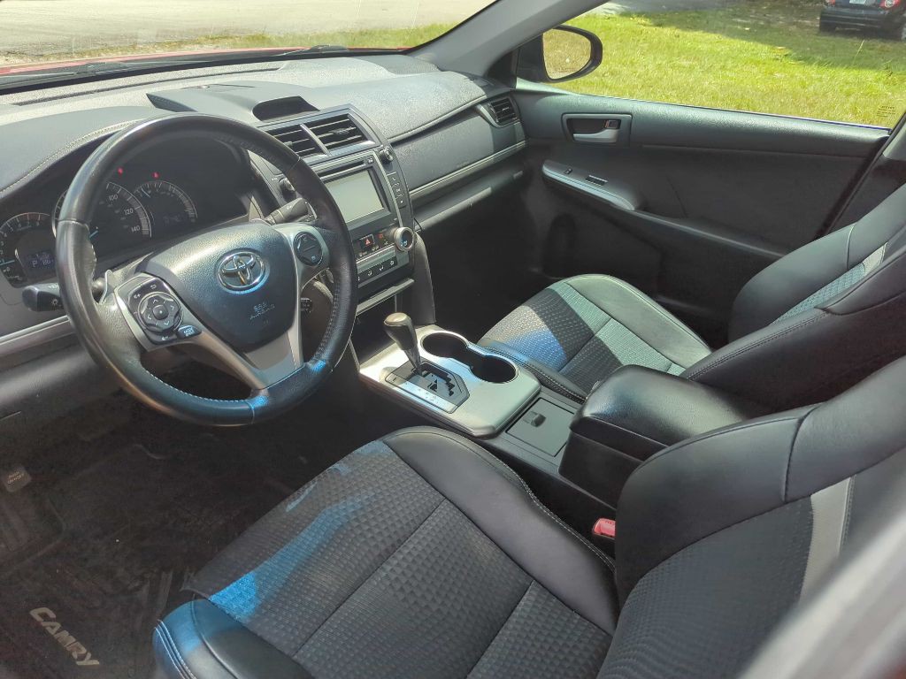 2012 Toyota Camry Image 7