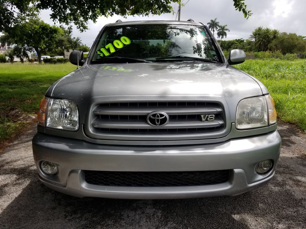 2003 Toyota Sequoia Image 3