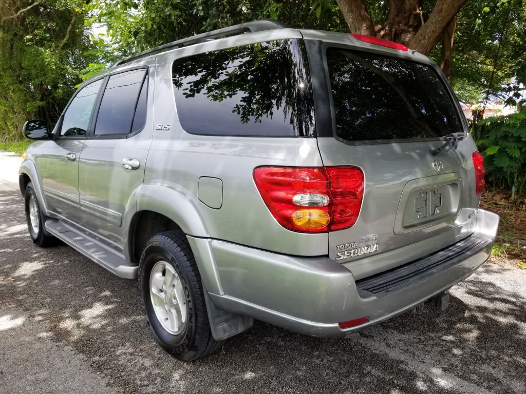 2003 Toyota Sequoia Image 7
