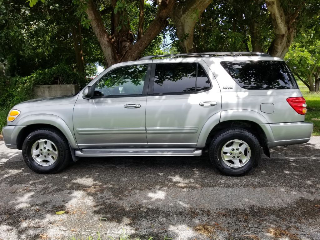 2003 Toyota Sequoia Image 8