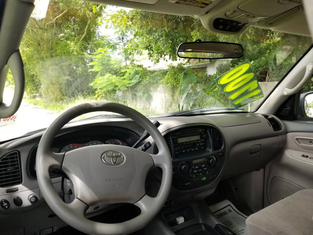2003 Toyota Sequoia Image 9
