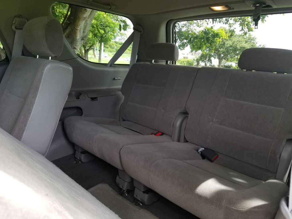 2003 Toyota Sequoia Image 10