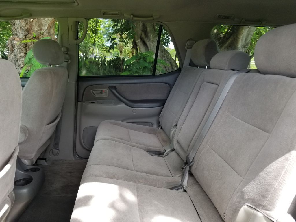 2003 Toyota Sequoia Image 22