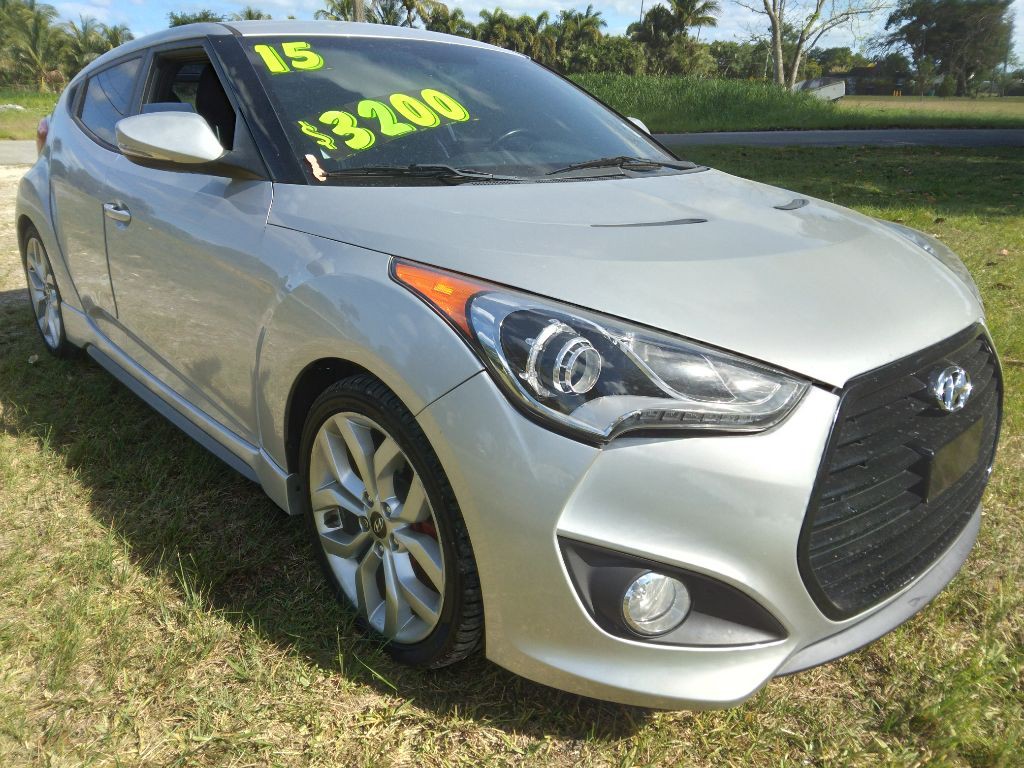 2015 Hyundai Veloster Image 2