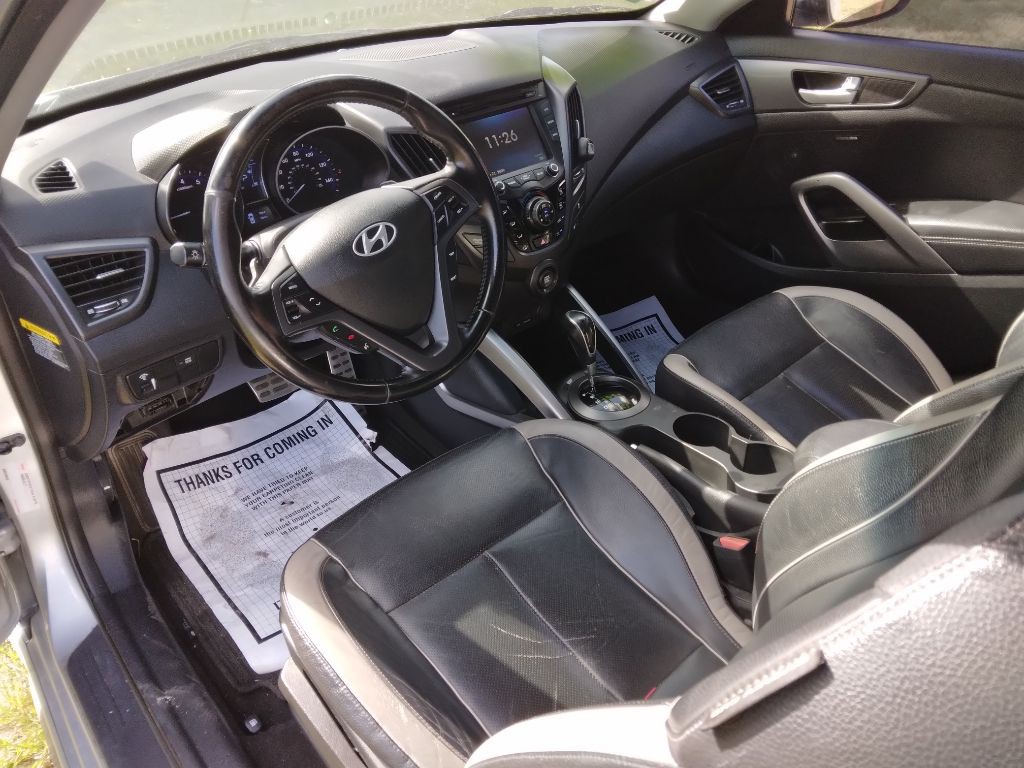 2015 Hyundai Veloster Image 7