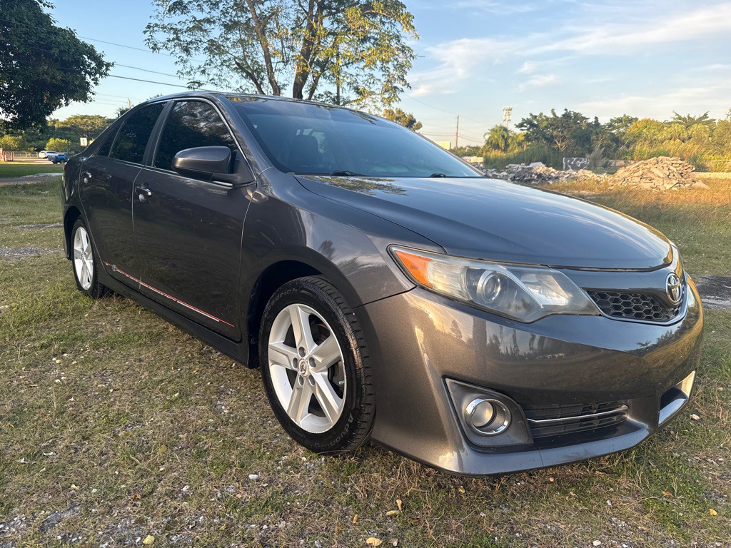 2013 Toyota Camry Image 4
