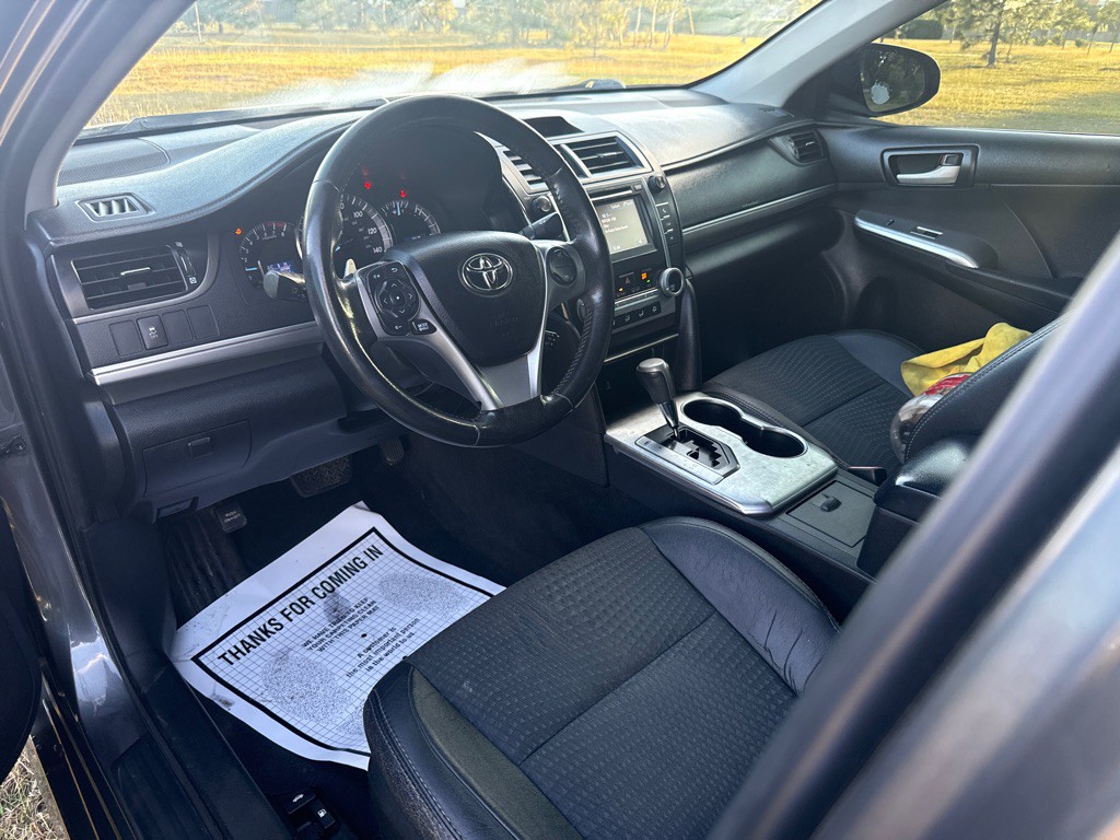 2013 Toyota Camry Image 10